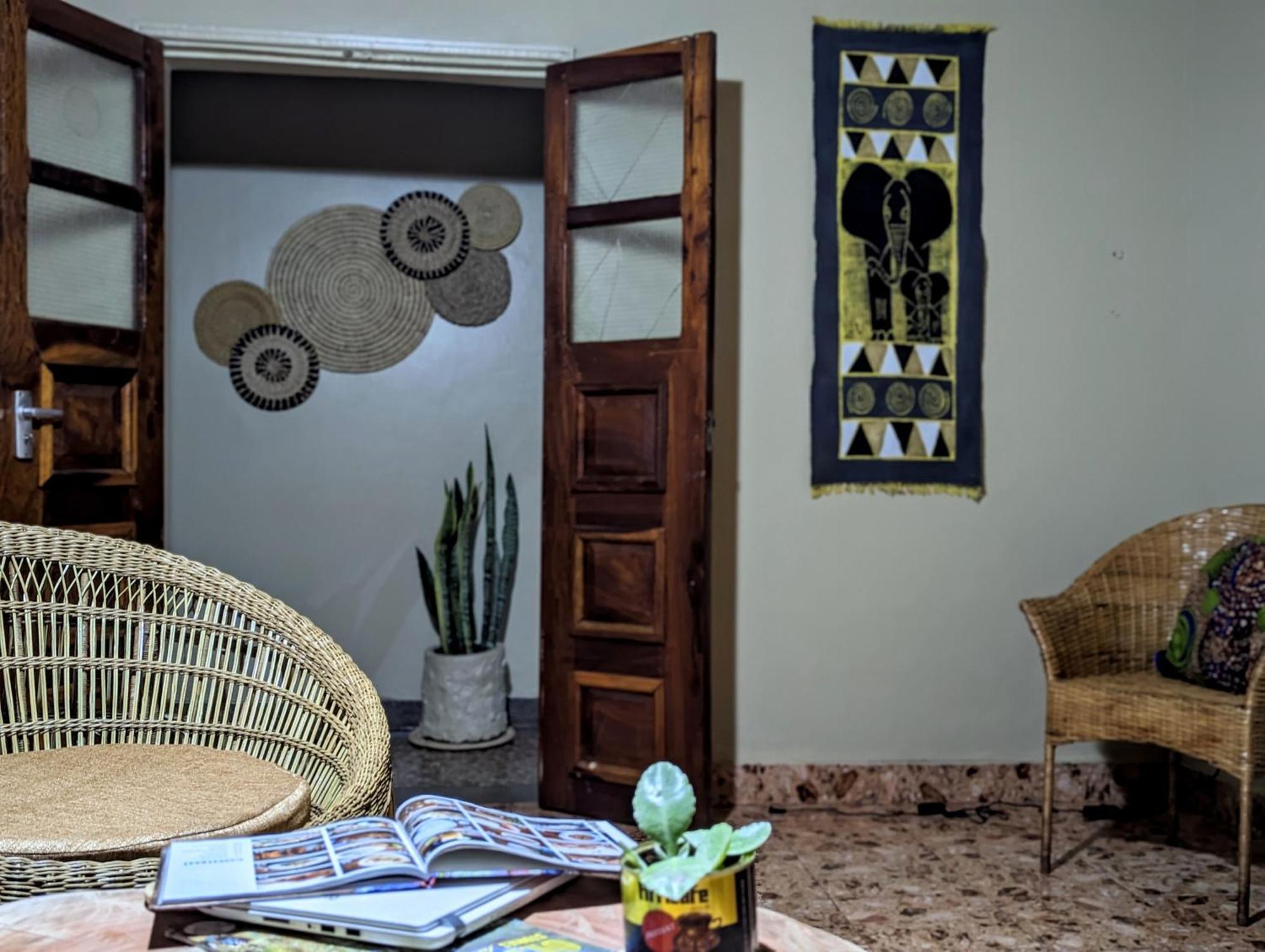 The Lion King Homestay Моши Экстерьер фото